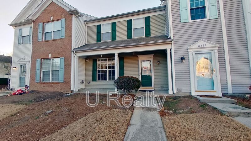 8333 Gossomer Bay Dr in Charlotte, NC - Building Photo