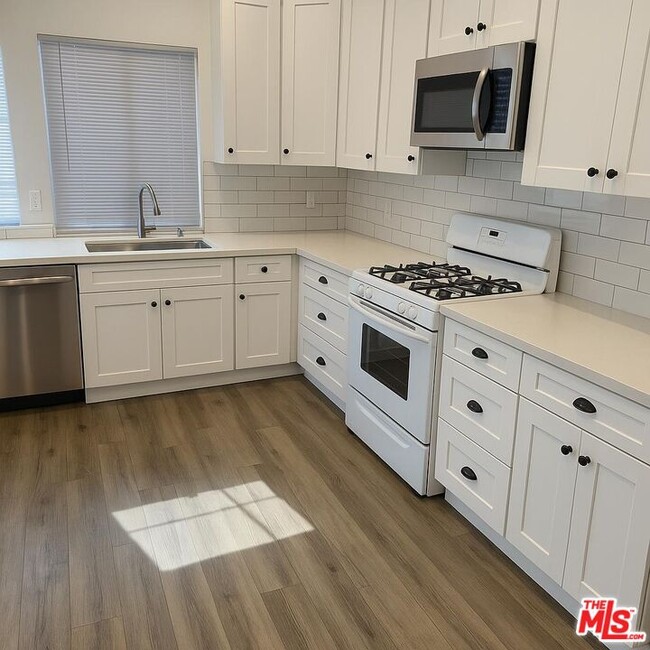1334 W 22nd St in Los Angeles, CA - Building Photo - Building Photo