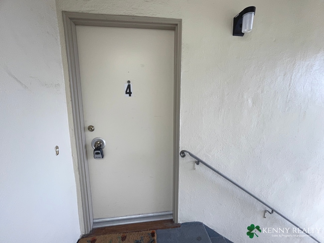 4 Maple Ave in South San Francisco, CA - Building Photo - Building Photo