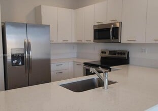 2353 NW 122nd Ter in Miami Shores, FL - Building Photo - Building Photo