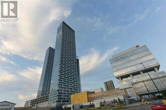 898 Portage Master Bedrm Pky in Vaughan, ON - Building Photo - Building Photo