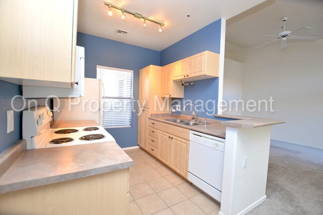9600 N 96th St-Unit -APT 211 in Scottsdale, AZ - Building Photo - Building Photo