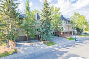 2410 14th St SW in Calgary, AB - Building Photo