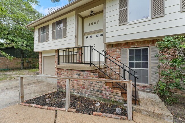 2247 Oak Shores Dr in Houston, TX - Building Photo - Building Photo