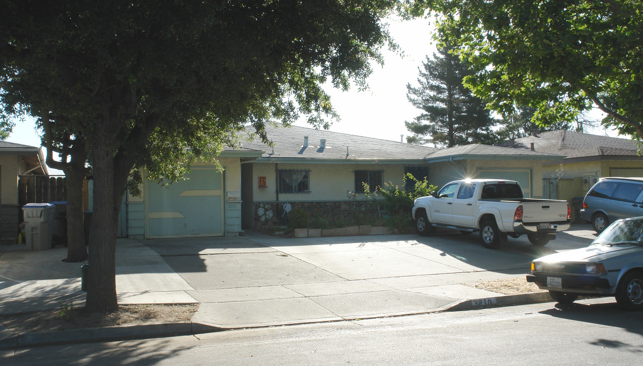 3210-3214 Locke Dr in San Jose, CA - Foto de edificio