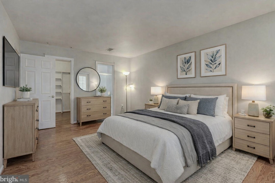 13119 Shadyside Ln, Unit Germantown Beauty in Germantown, MD - Building Photo