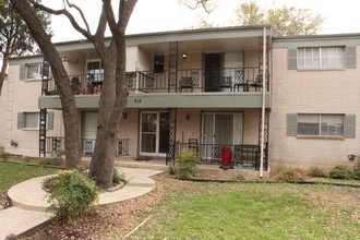 606-618 Chauncey Dr in San Antonio, TX - Foto de edificio - Primary Photo