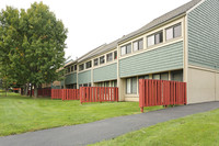 Lakeview Family Townhomes in Rochester, NY - Foto de edificio - Building Photo