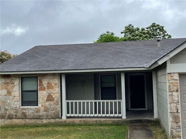 8303 Gallatin Dr in Austin, TX - Building Photo - Building Photo