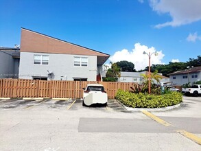 15411 SW 81st Cir Ln-Unit -33 in Miami, FL - Building Photo - Building Photo