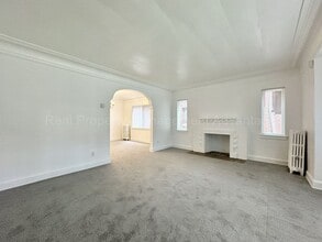 17512 Roselawn St in Detroit, MI - Foto de edificio - Building Photo