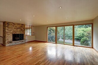 11004 SE 26th St in Bellevue, WA - Building Photo - Building Photo