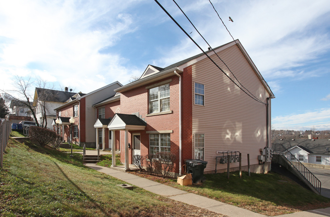 454-456 Baldwin St in Waterbury, CT - Building Photo