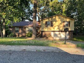 1405 4th Pl NW in Center Point, AL - Building Photo