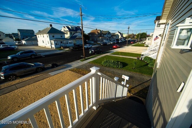 28 Central Ave in Point Pleasant Beach, NJ - Foto de edificio - Building Photo