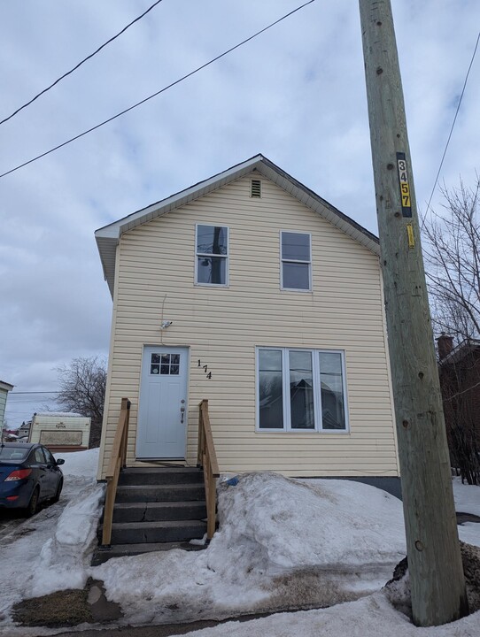 174 Goulais Ave in Sault Ste Marie, ON - Building Photo