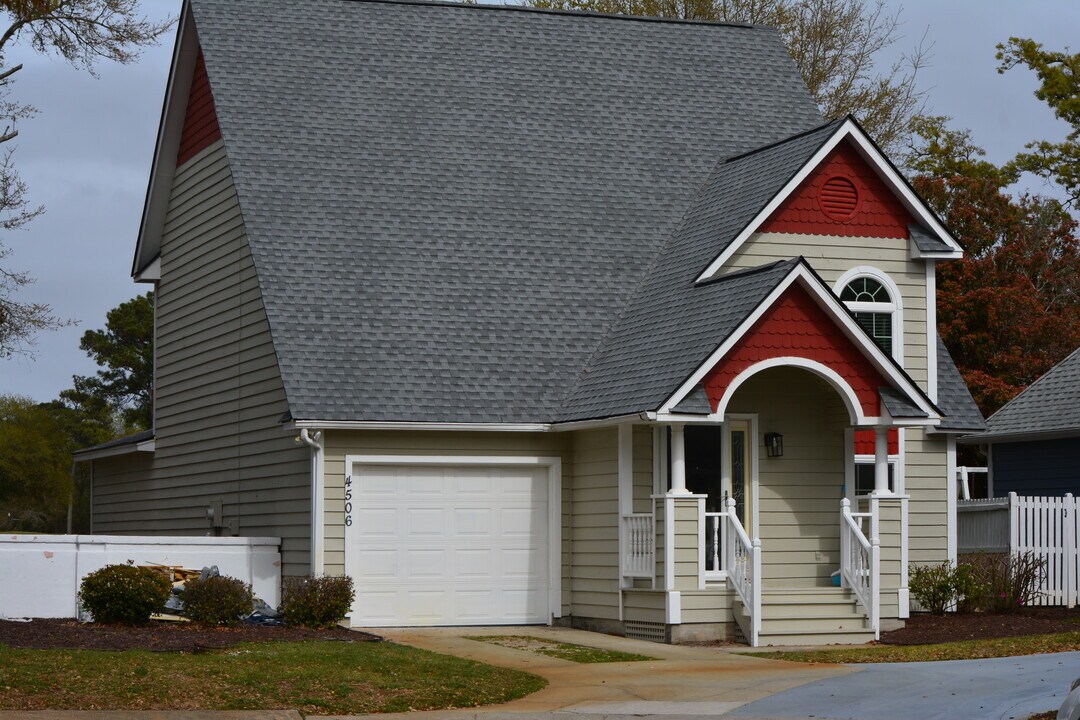 4506 Spyglass Dr in Little River, SC - Foto de edificio
