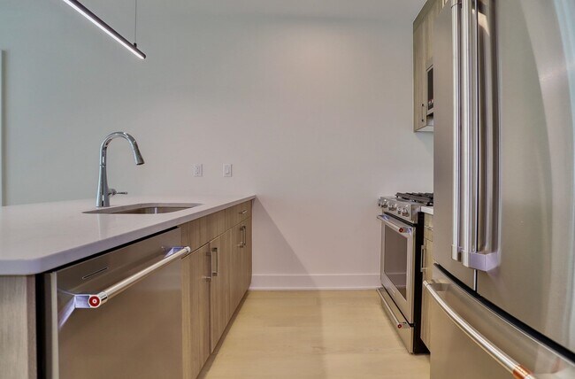 303 Madison St in Hoboken, NJ - Building Photo - Building Photo