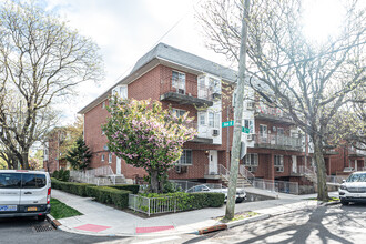 1107 E 73rd St in Brooklyn, NY - Foto de edificio - Building Photo