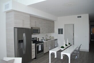 cul118 in Los Angeles, CA - Building Photo - Building Photo