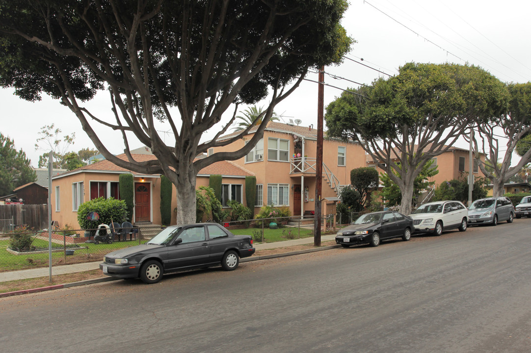 1513 Michigan Ave in Santa Monica, CA - Foto de edificio