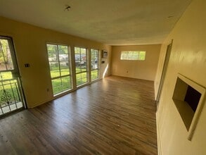 723 Glenmont Dr in Jackson, MS - Building Photo - Building Photo