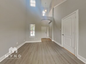 3734 Ashford Villa Ln in Houston, TX - Building Photo - Building Photo