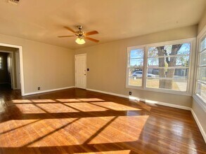 1906 49th St in Lubbock, TX - Building Photo - Building Photo