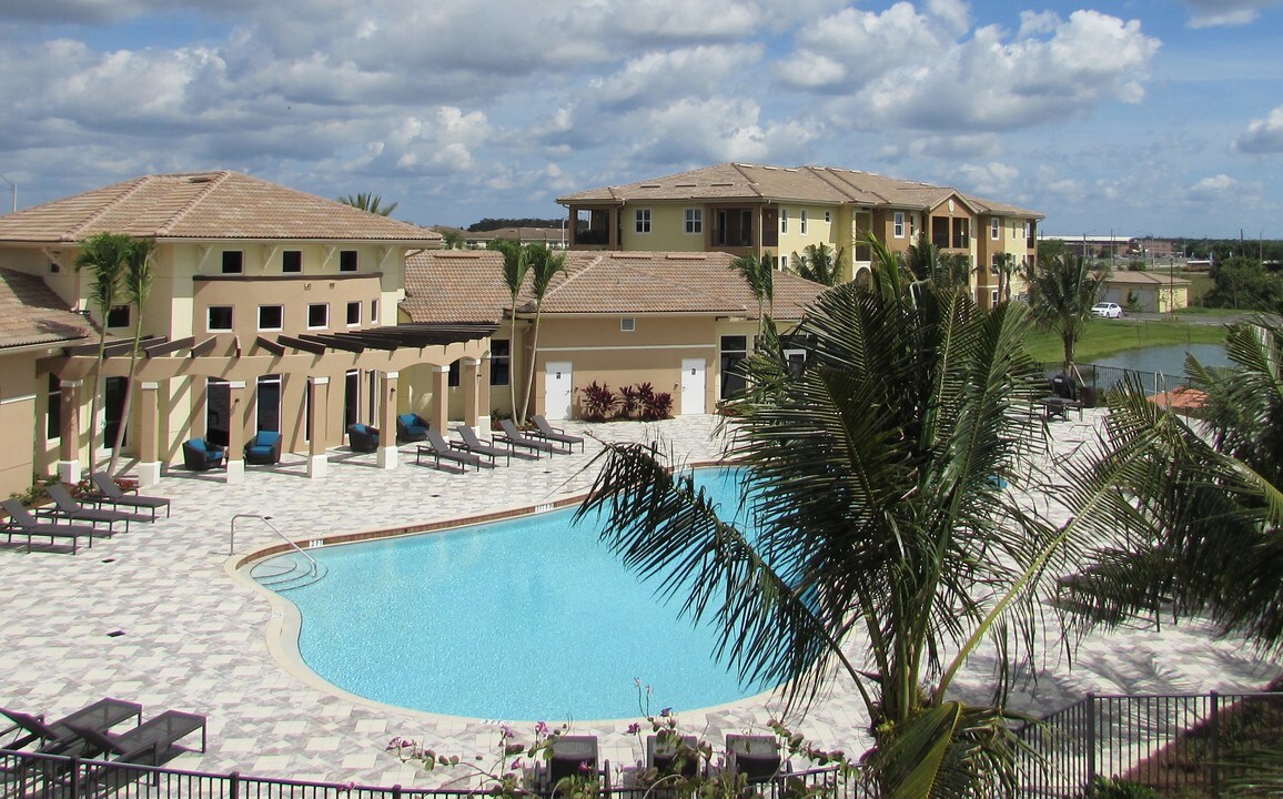 Colonial Commons Photo