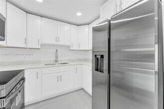1390 SW 50th Ave in Fort Lauderdale, FL - Building Photo - Building Photo