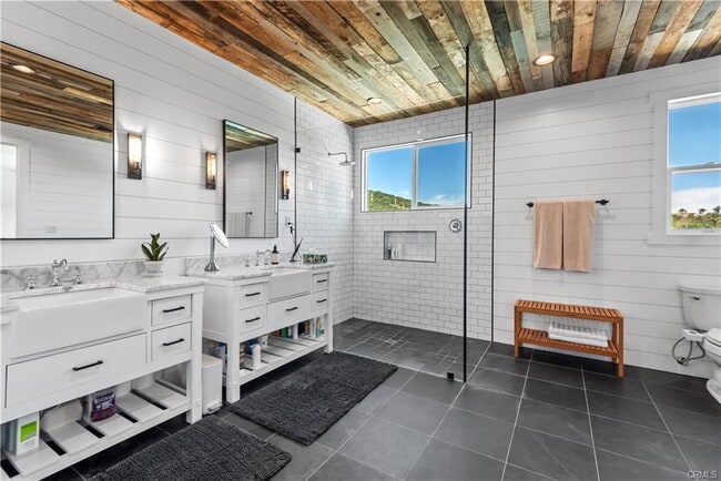 23477 Palm Dr in Calabasas, CA - Building Photo - Building Photo