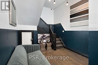 631-631 Queen St W in Toronto, ON - Building Photo - Building Photo