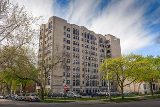 Ivy at Shelbyrne in Chicago, IL - Building Photo - Building Photo