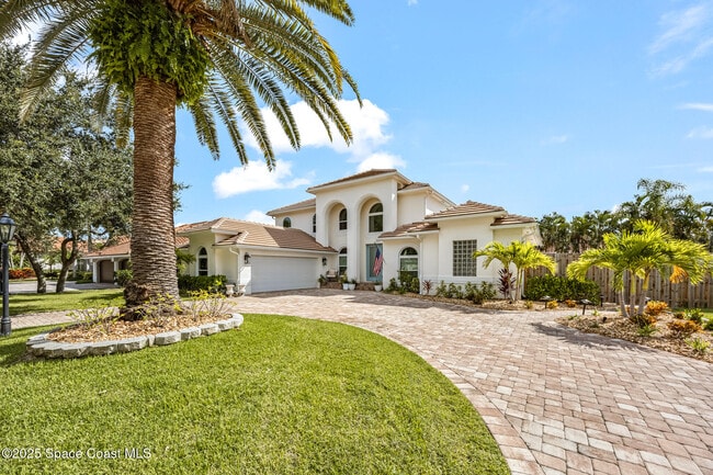 385 Newport Dr in Indialantic, FL - Building Photo - Building Photo