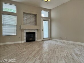 8252 Nice Ct in Las Vegas, NV - Building Photo - Building Photo