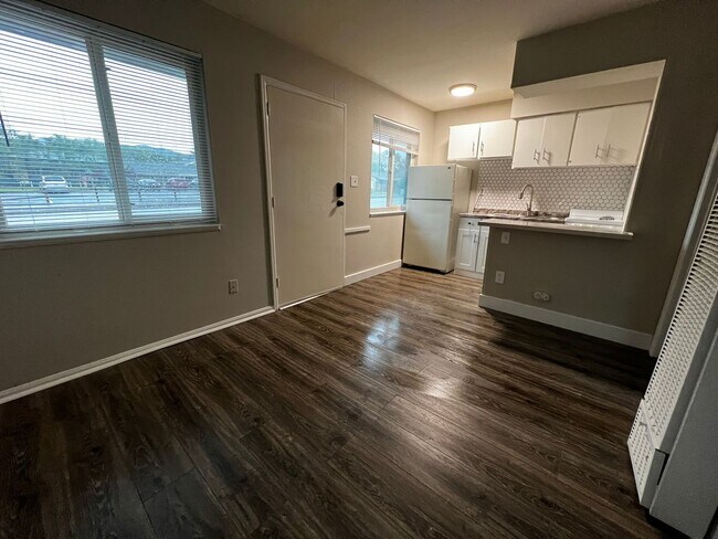 property at 201 N 30th St