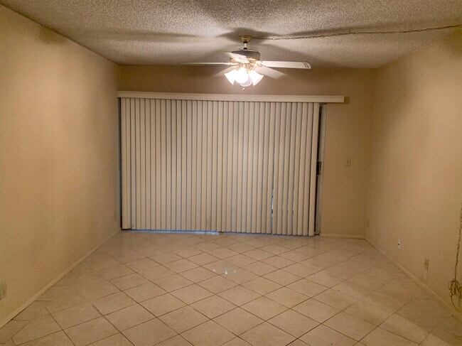 1548 SE Royal Green Cir-Unit -106 in Port St. Lucie, FL - Building Photo - Building Photo