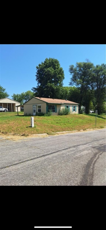3309 Mandan Ln in St. Joseph, MO - Building Photo - Building Photo