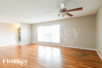 2090 Avon Dr in Florissant, MO - Building Photo - Building Photo