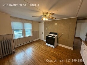 232 Hampden St in Chicopee, MA - Building Photo - Building Photo
