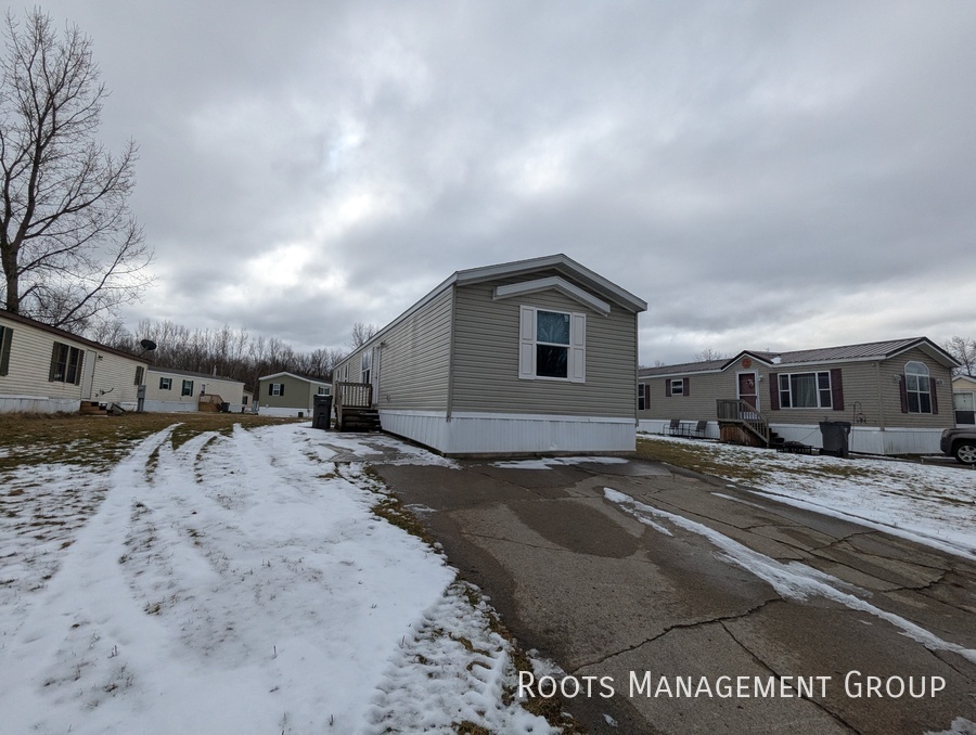 2441 W 250 S in Warsaw, IN - Foto de edificio