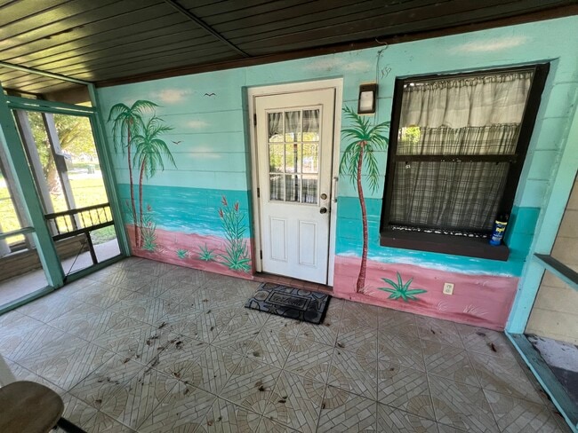 property at 810 5th Ave N