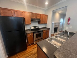 1006 Sims St SW in Atlanta, GA - Foto de edificio - Building Photo