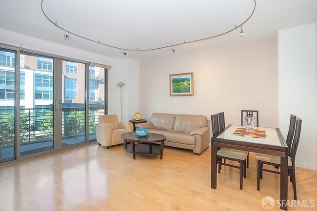 219 Brannan St in San Francisco, CA - Building Photo - Building Photo
