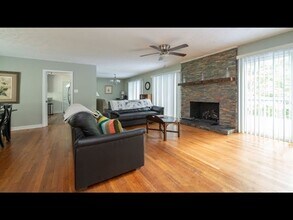 312 Foxcroft Dr in Winston-Salem, NC - Building Photo - Building Photo