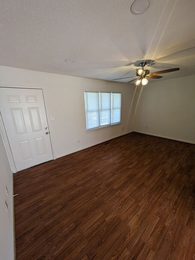 1465 Carlin Dr in Conover, NC - Building Photo - Building Photo