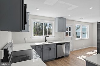 5004 Barnaby Ln in Oxon Hill, MD - Building Photo - Building Photo