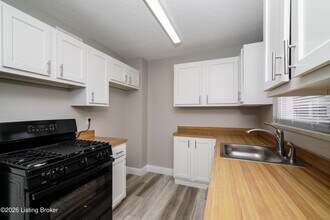 9613 El Prado St in Louisville, KY - Building Photo - Building Photo