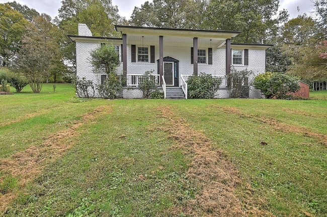 1136 W Shipley Ferry Rd