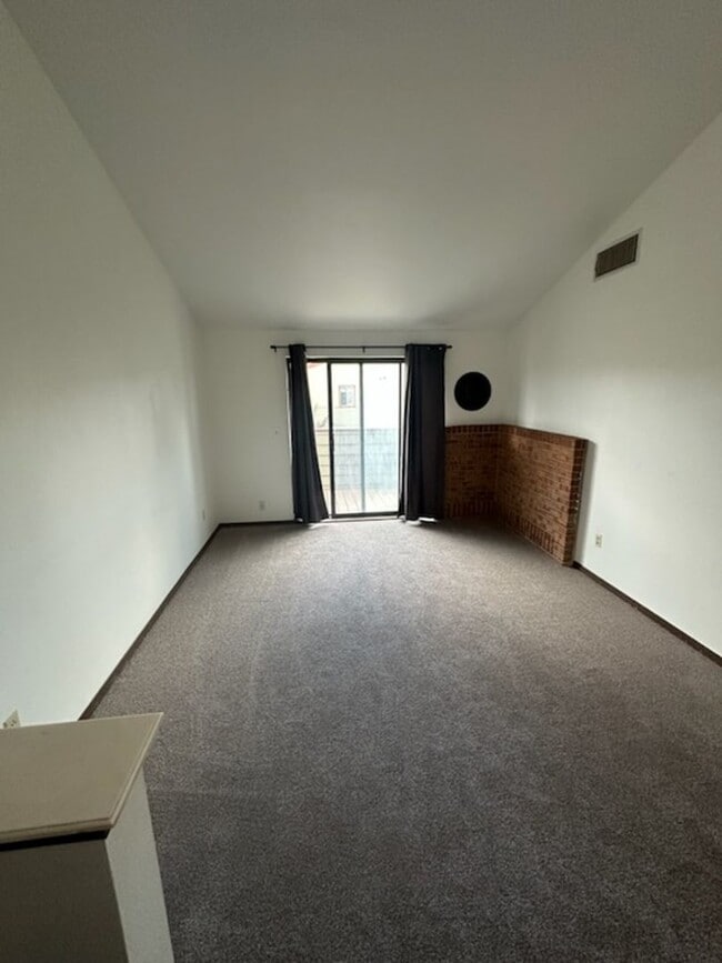property at 93 Meadowood Dr